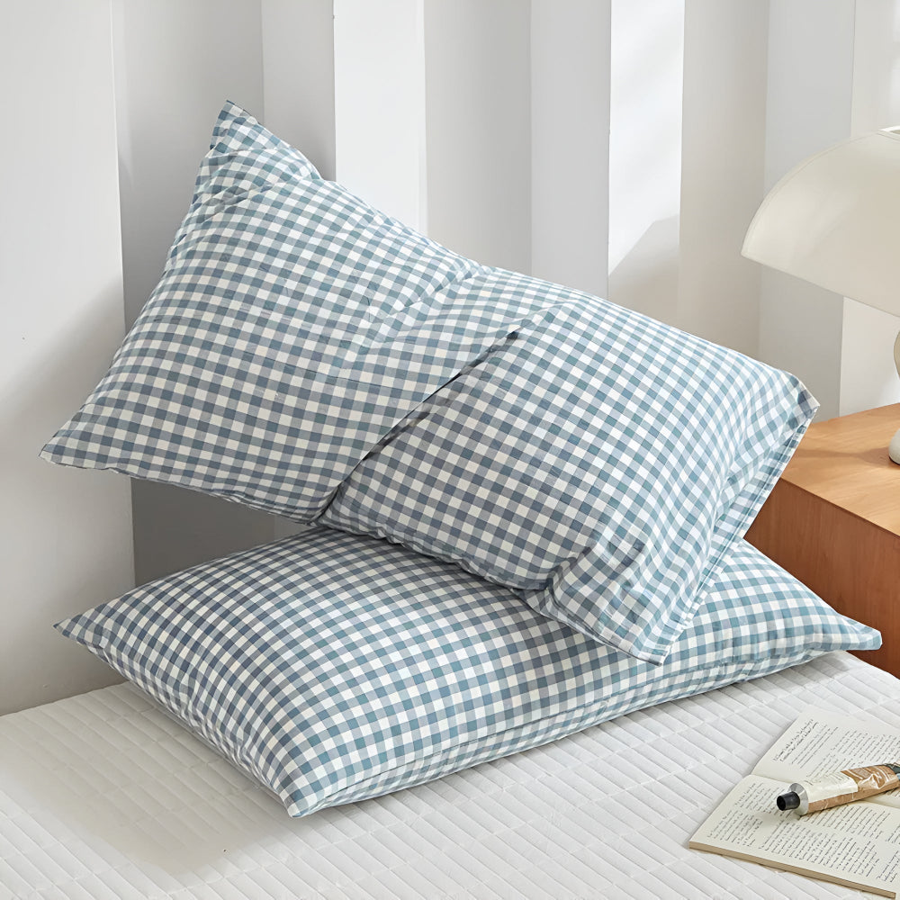 PlaidComfort: Checkered Pillowcase in Classic Design – Easy Care & Decorative for Living Areas (Set of 2)
