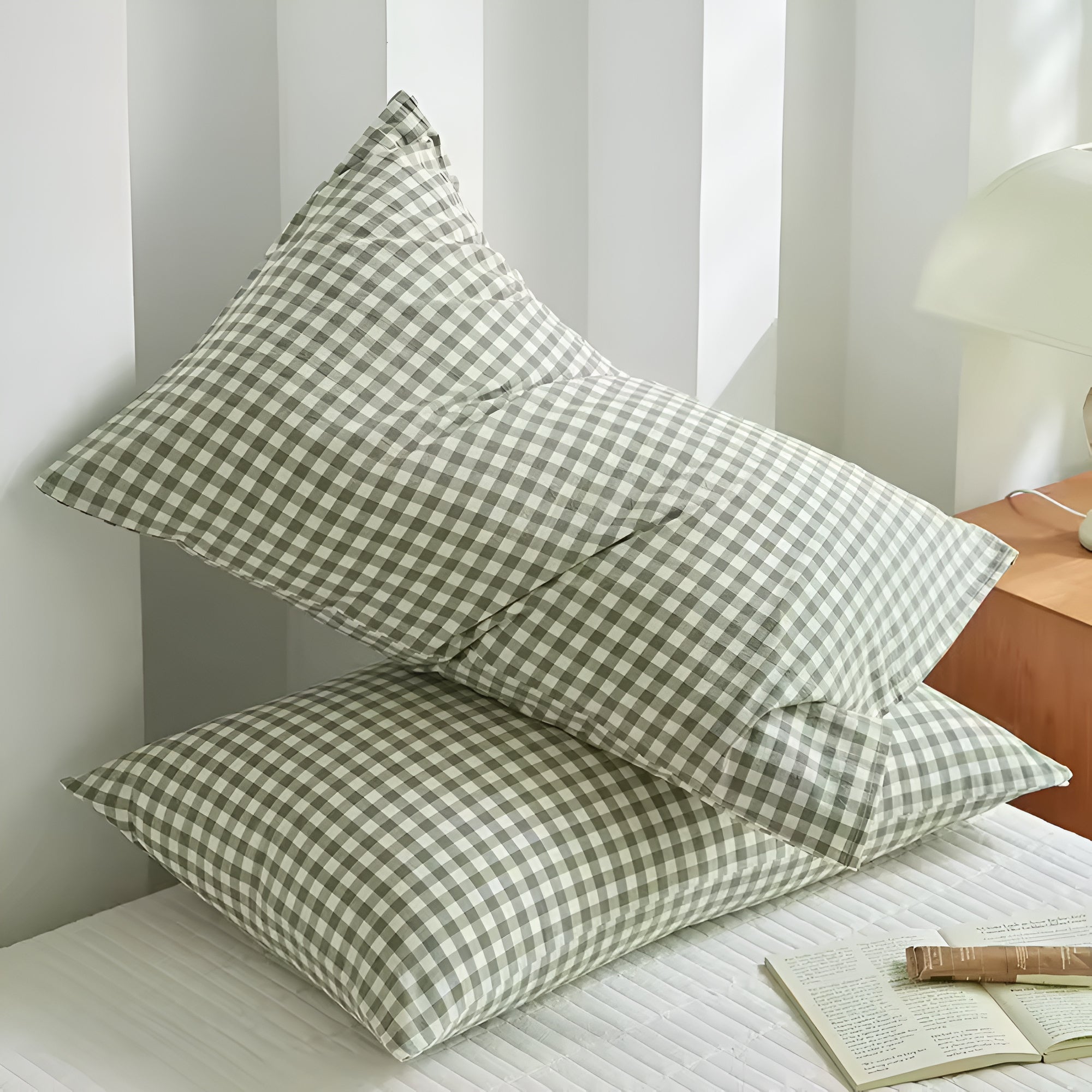 PlaidComfort: Checkered Pillowcase in Classic Design – Easy Care & Decorative for Living Areas (Set of 2)
