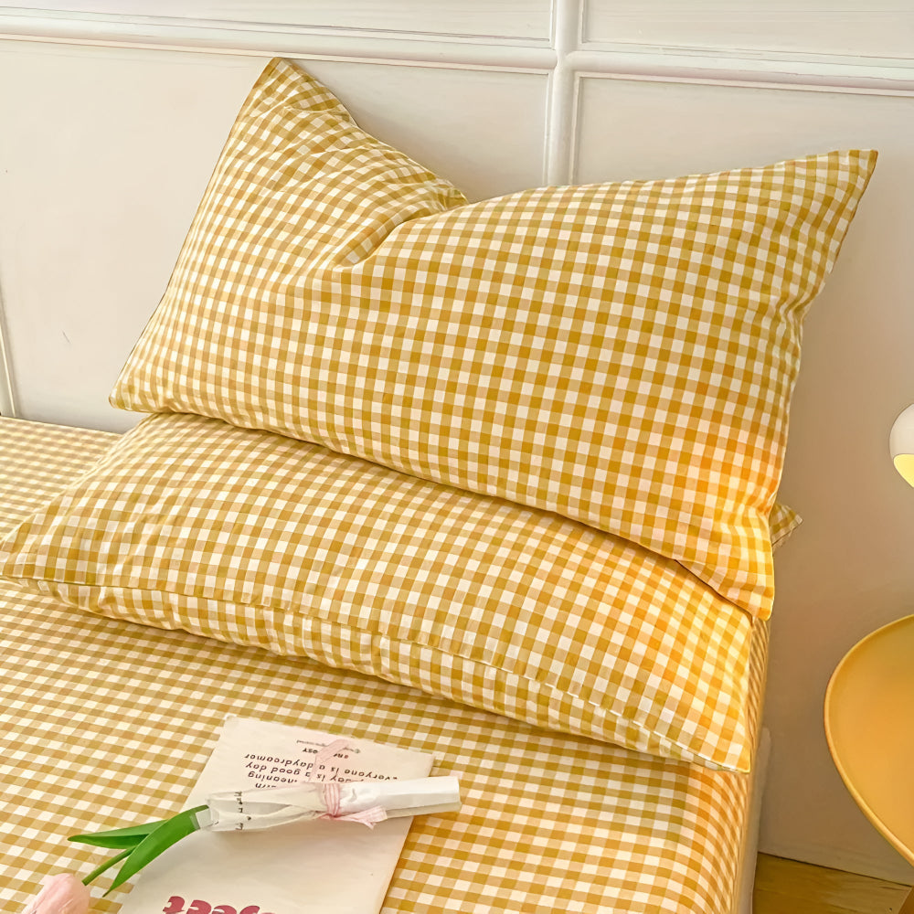 PlaidComfort: Checkered Pillowcase in Classic Design – Easy Care & Decorative for Living Areas (Set of 2)