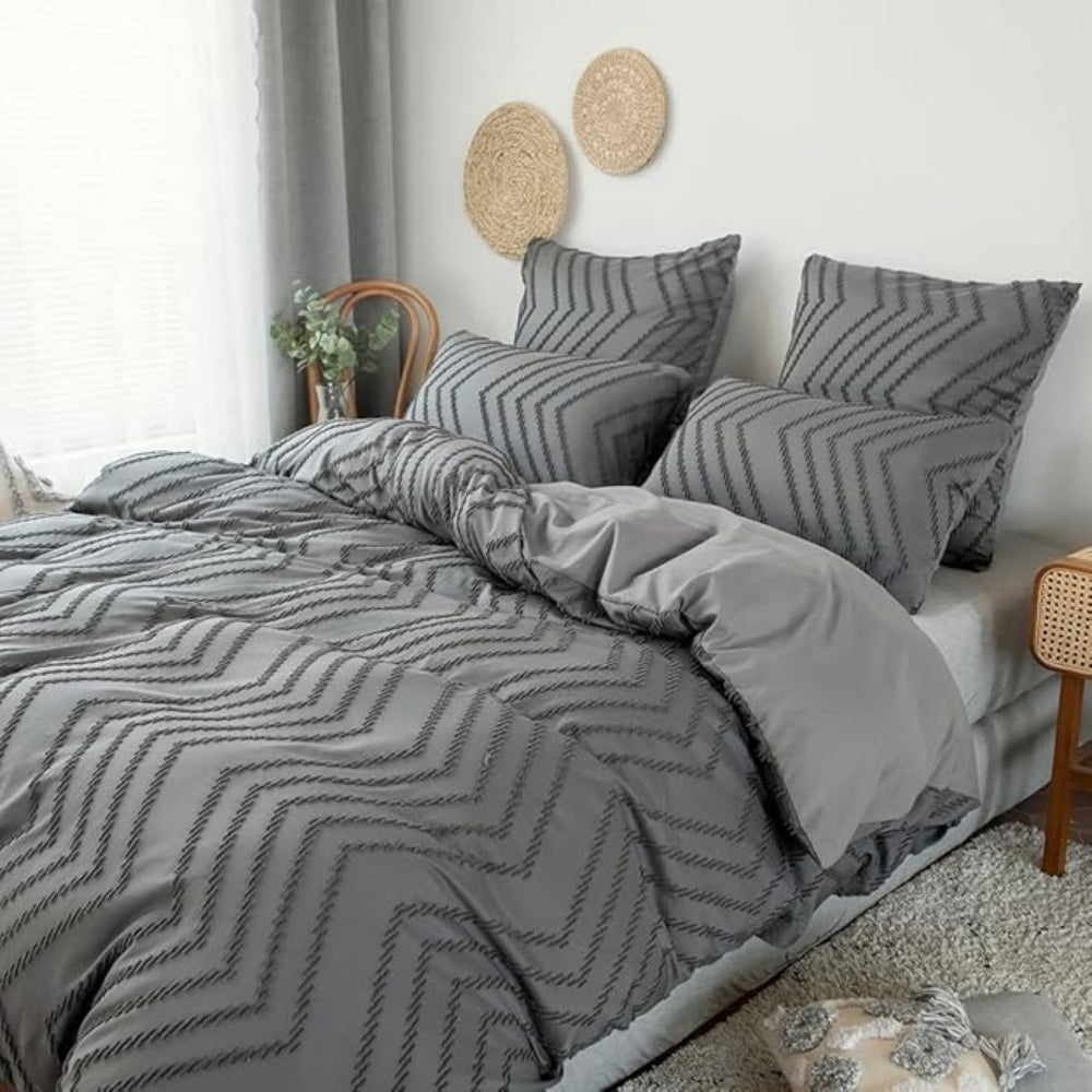 PlushLife: Luxurious Duvet Cover Set – Comfortable, Easy Care & Durable with Velvety Chevron Design