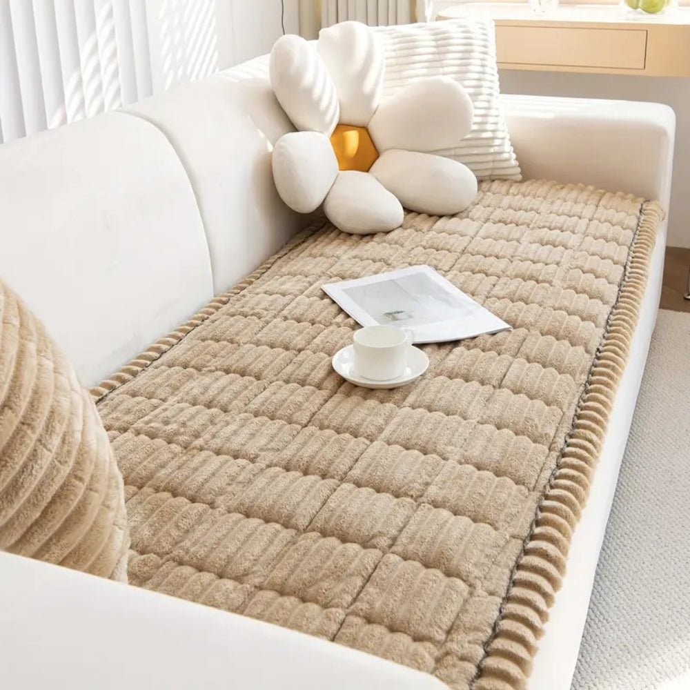 Plush Sofa Cover with Pleated Edges – Soft Microfiber Slipcover for Dogs and Elegant Protection