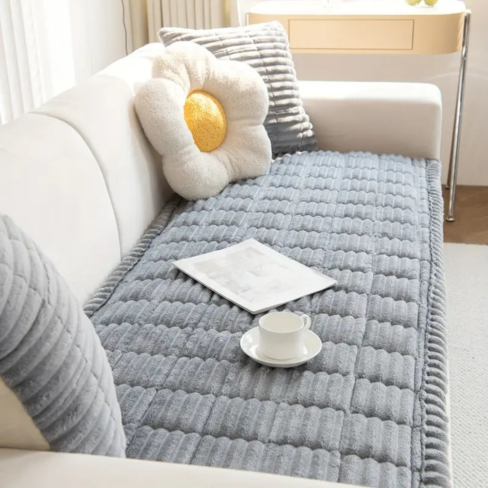 Plush Sofa Cover with Pleated Edges – Soft Microfiber Slipcover for Dogs and Elegant Protection