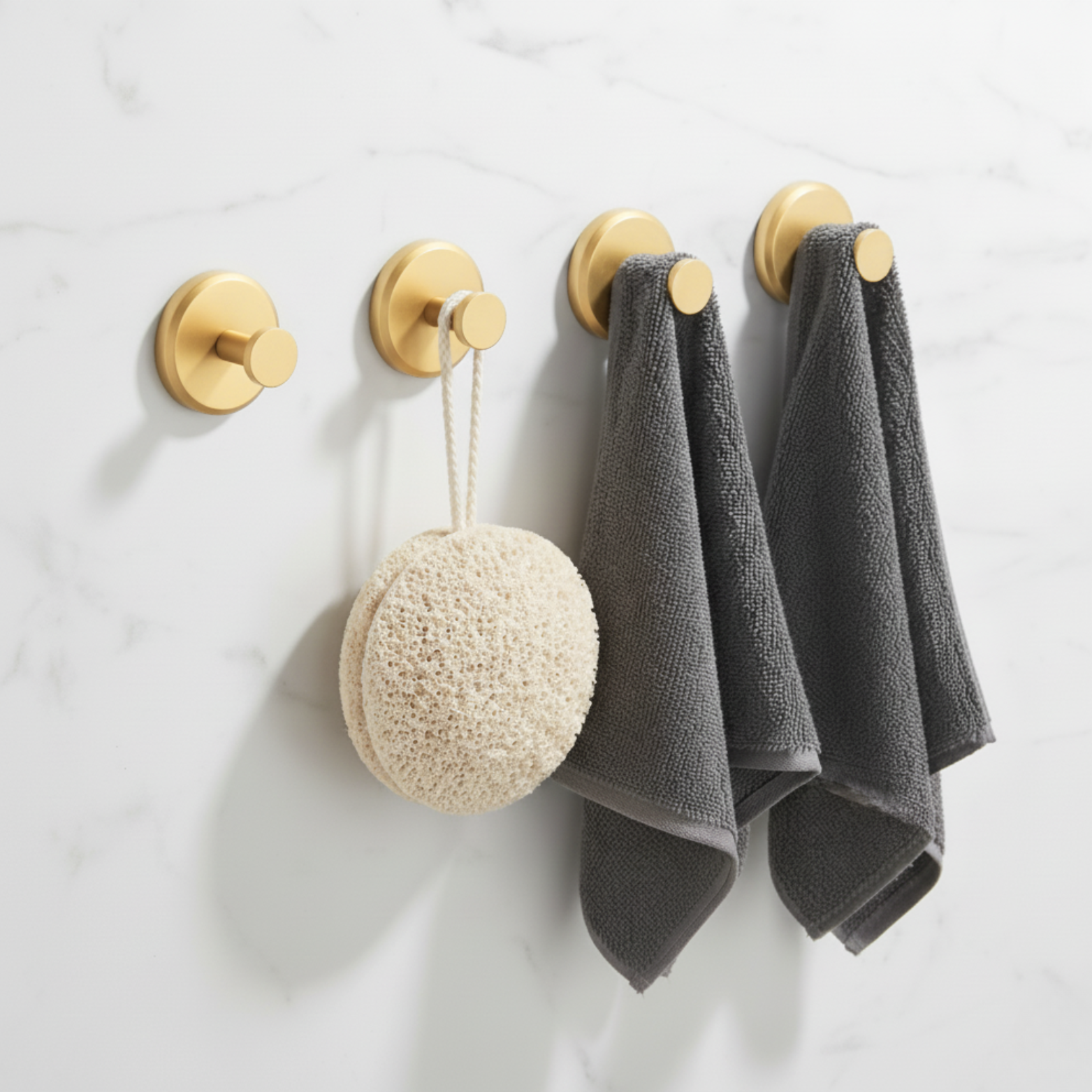 Suction Hooks 4-Pack – Self-Adhesive Hooks for Bathroom & Kitchen