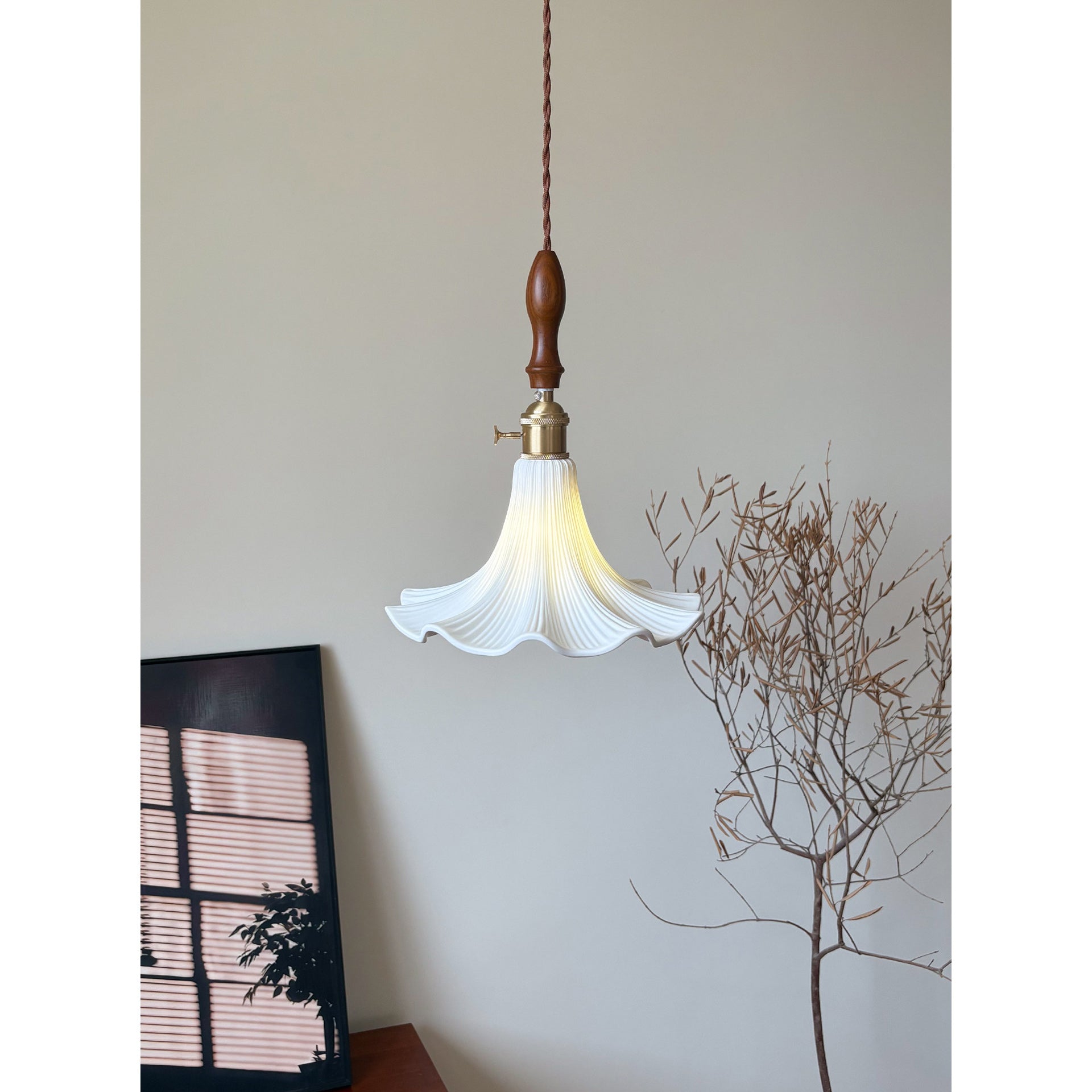 Raffuly Ruffled Ceramic Pendant Lamp