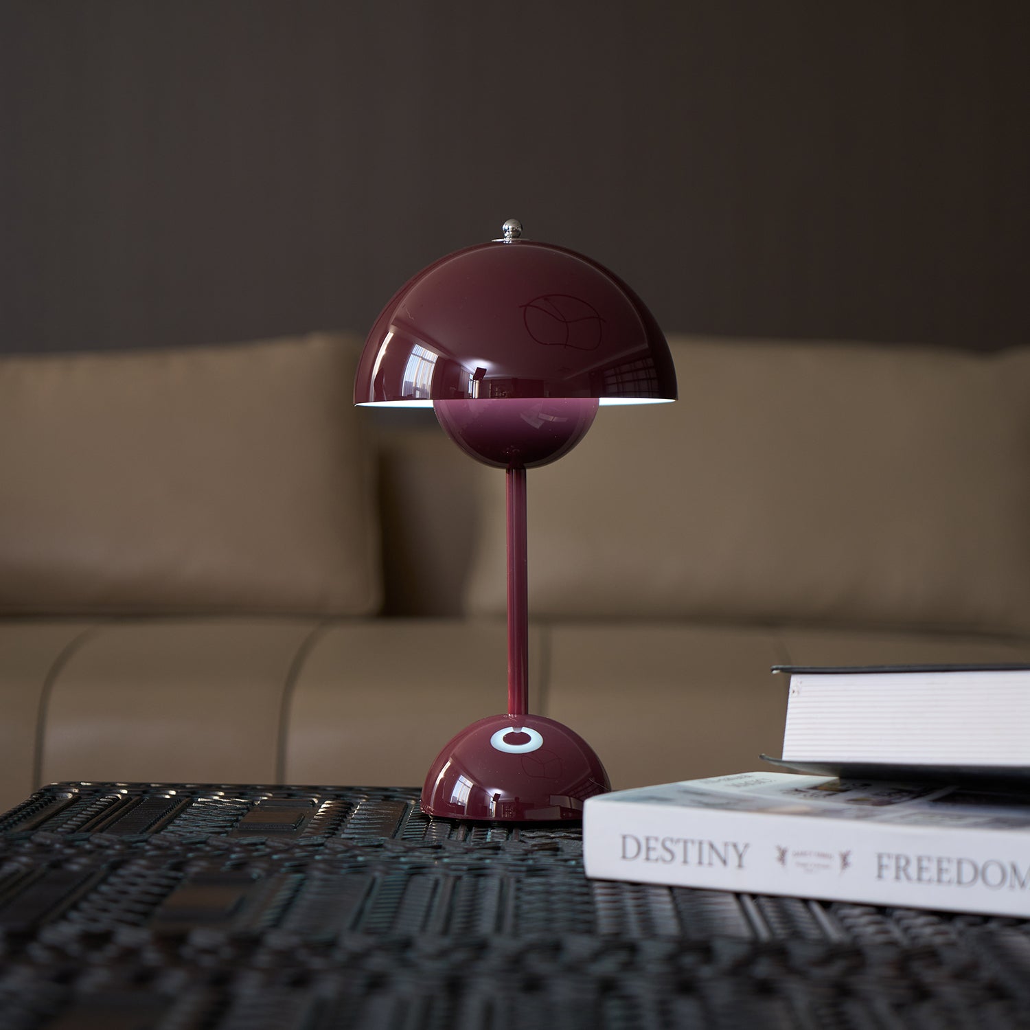 Flowerpot VP9 Table Lamp (Built-in Battery)