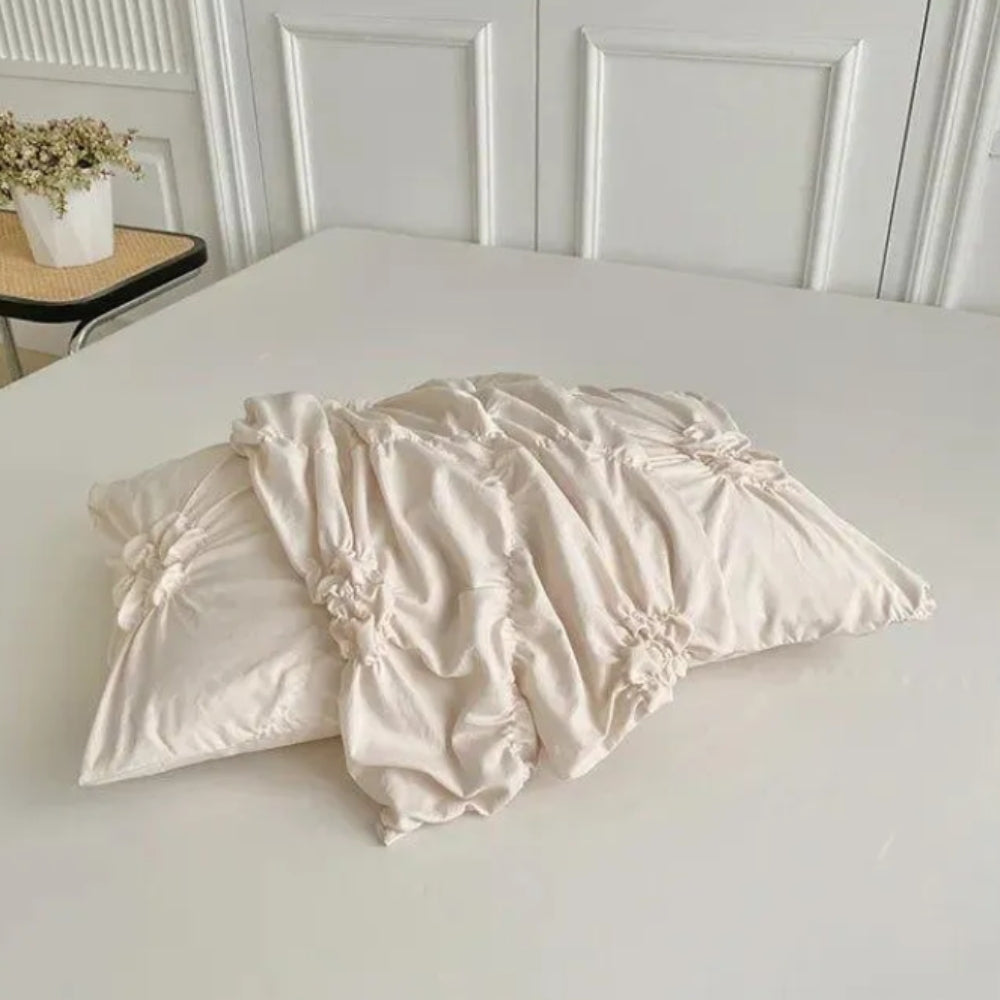 RosenMagic: Modern Duvet Cover Set – Comfortable, Durable & Decorative with Pleat and Flower Details