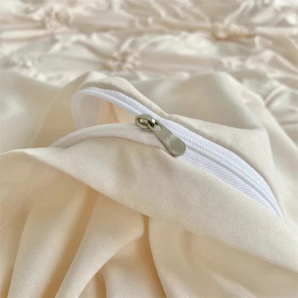 RosenMagic: Modern Duvet Cover Set – Comfortable, Durable & Decorative with Pleat and Flower Details