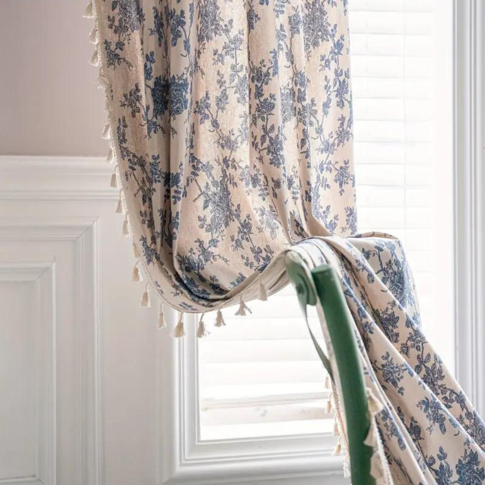 Rose Dream: Curtain with Floral Design in Blue – Elegant & Easy-Care for Living Areas
