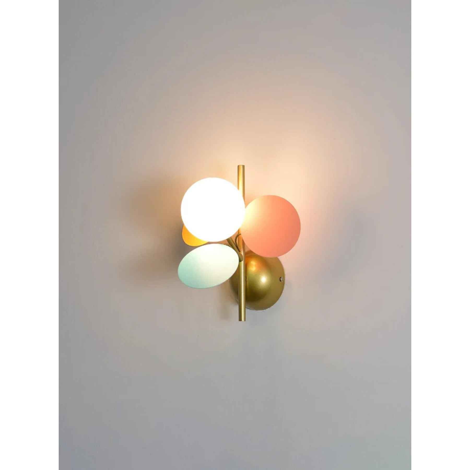 Fiora Wandlamp | Abstract Bloemmotief met Pastelkleurige Schijven