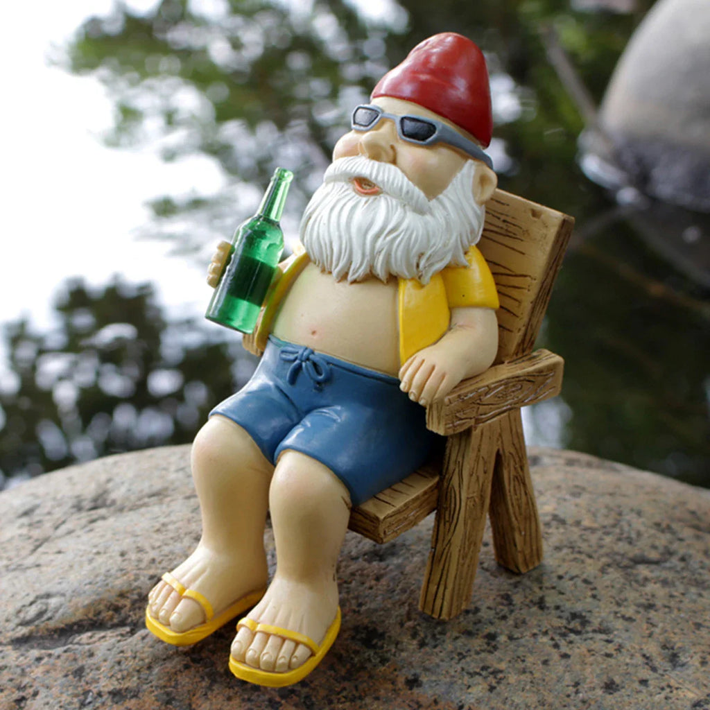 Drusiana - Sunbathing Gnome Figurine Made of Resin with Reclining Chair for Garden Decoration