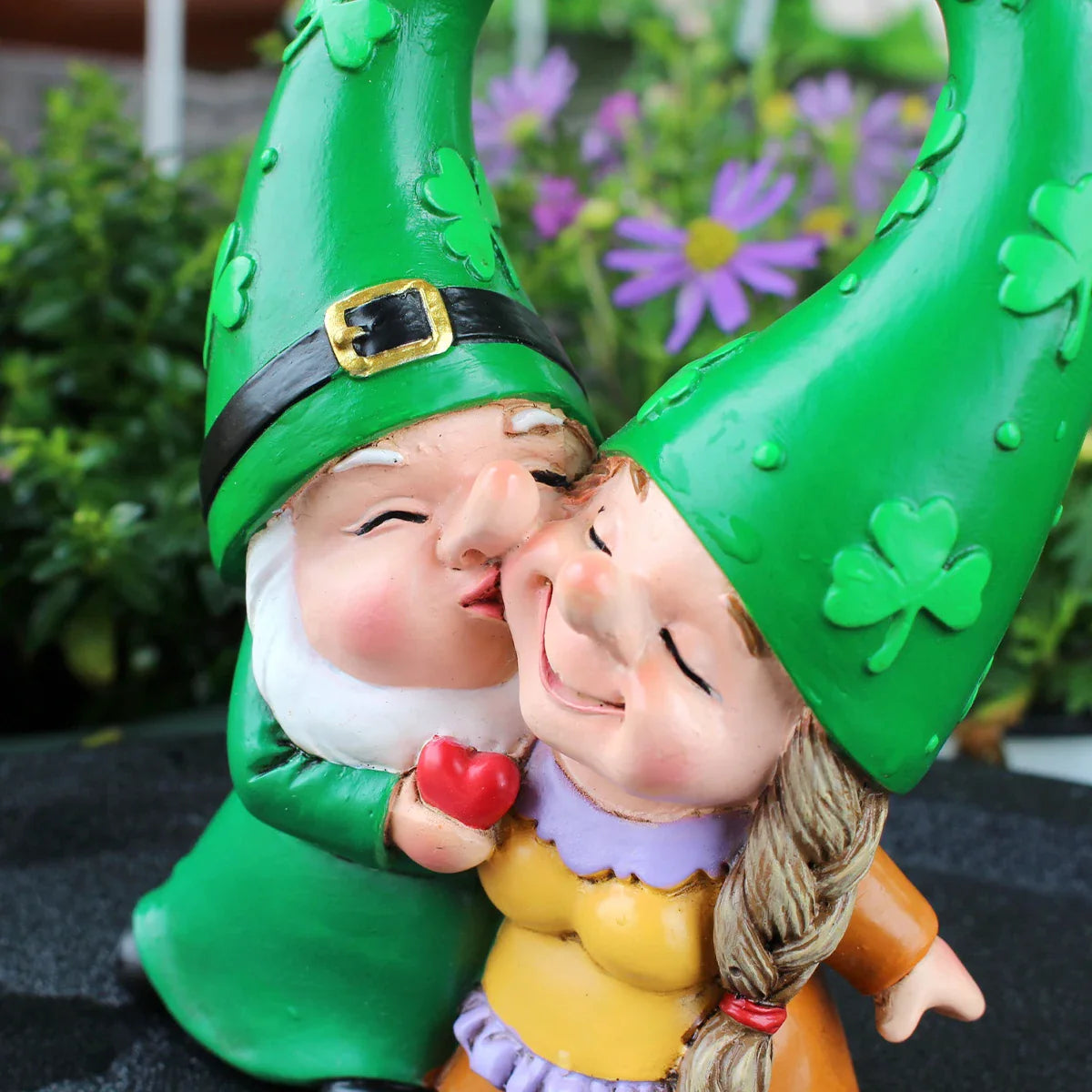 Sabinae - Gnome Figurine Love Couple Handmade from Resin for Garden and Celebration Decoration