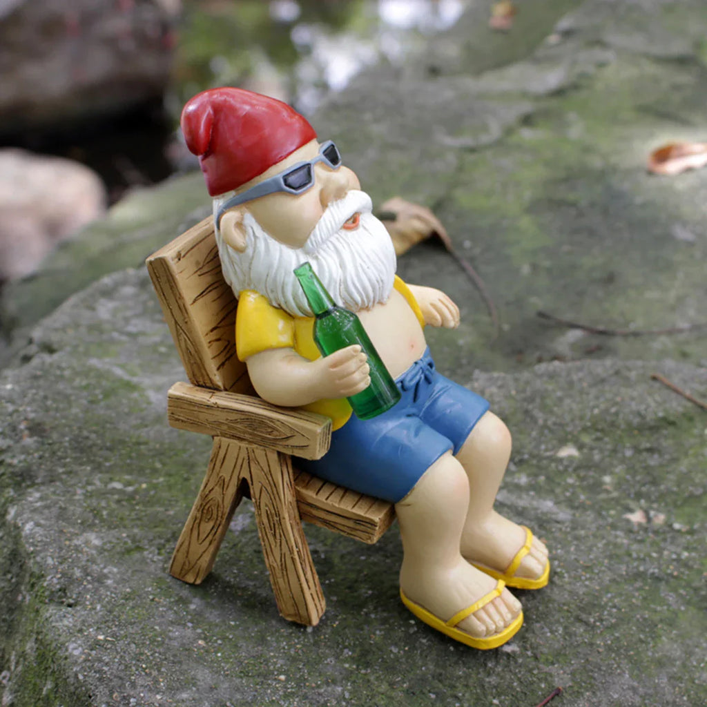 Drusiana - Sunbathing Gnome Figurine Made of Resin with Reclining Chair for Garden Decoration