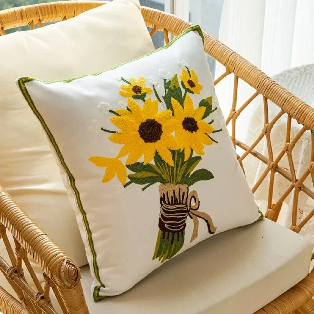 Gira Kussen | Zonnebloem Borduurwerk, 45x45 cm Crème