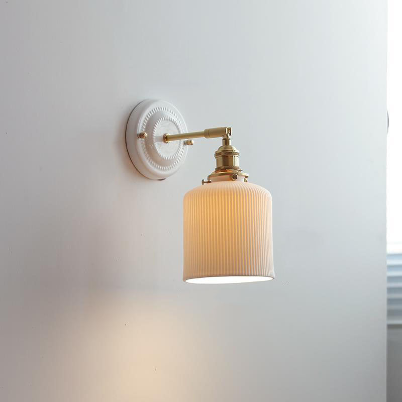 Classic Vintage Round Ceramic and Brass 1-Light Wall Sconce for Living Room