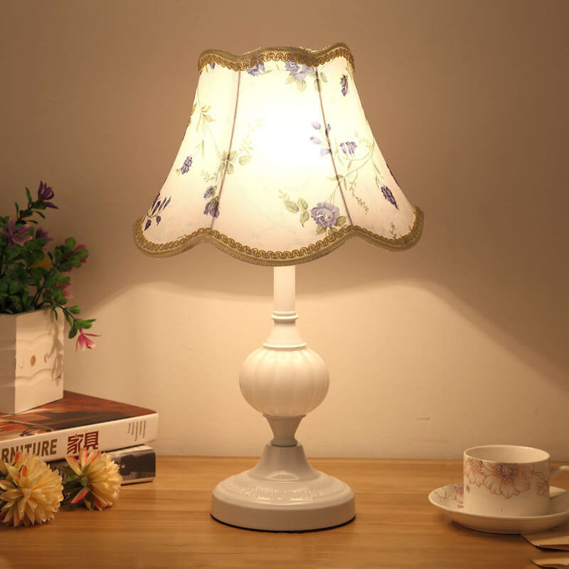Vintage Nordic Floral Glass Table Lamp with Single Light