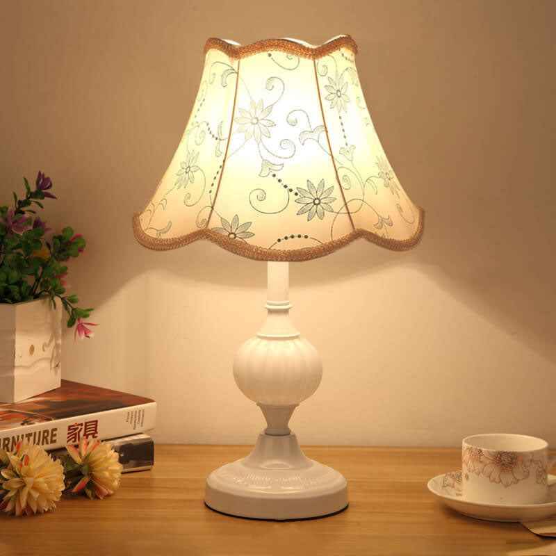 Vintage Nordic Floral Glass Table Lamp with Single Light