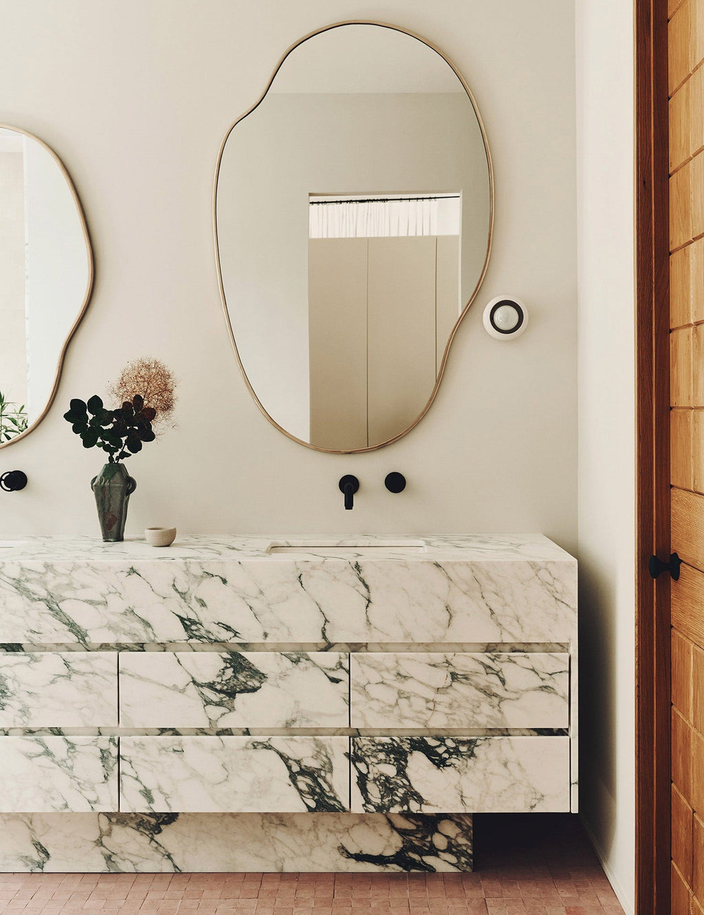 Palo Puddle Mirror | Slim Frame, Organic Shape