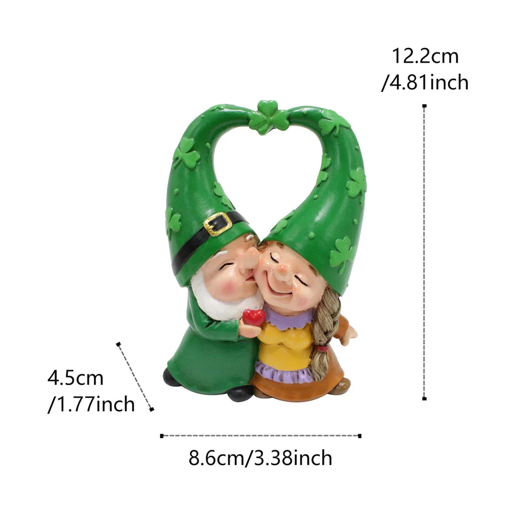 Sabinae - Gnome Figurine Love Couple Handmade from Resin for Garden and Celebration Decoration