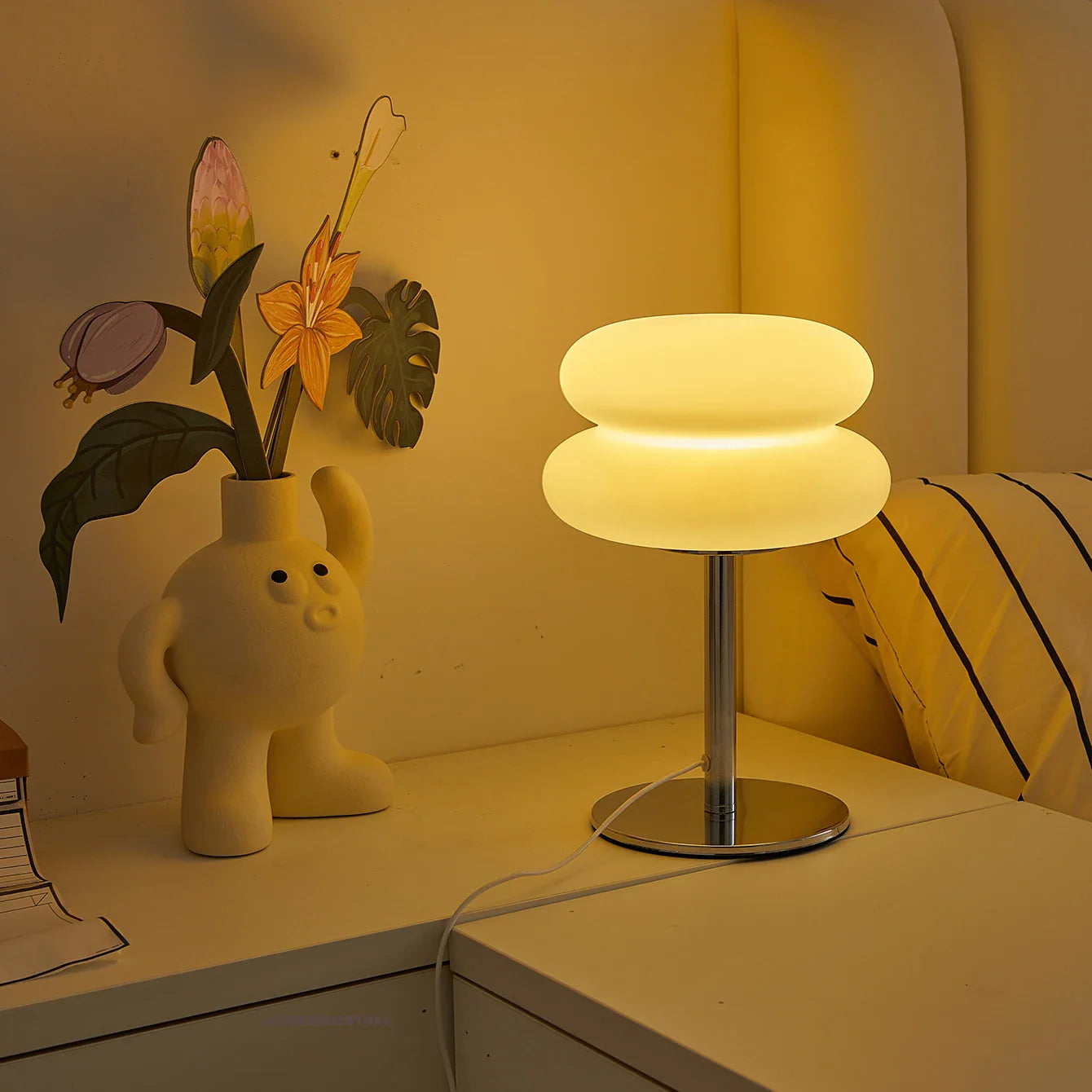 Lumorelle - Atmospheric Bed Lamp in Cream Color with USB and Adjustable Lighting