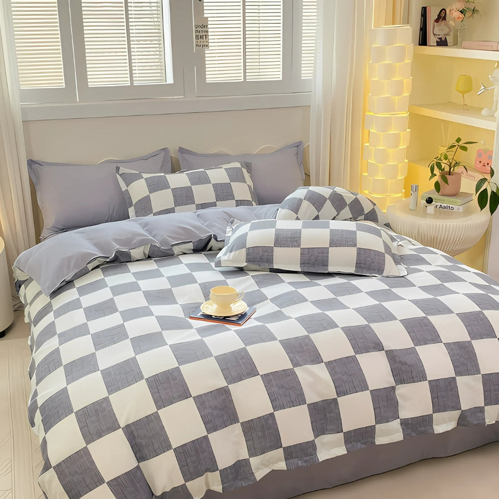 SchlossTraum: Checkered Duvet Cover Set – Modern, Breathable & Decorative with Black-Cream Pattern for Bedroom