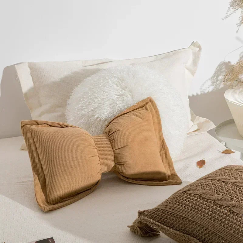 Celestine – Knitted Decorative Pillow With Pom-Poms