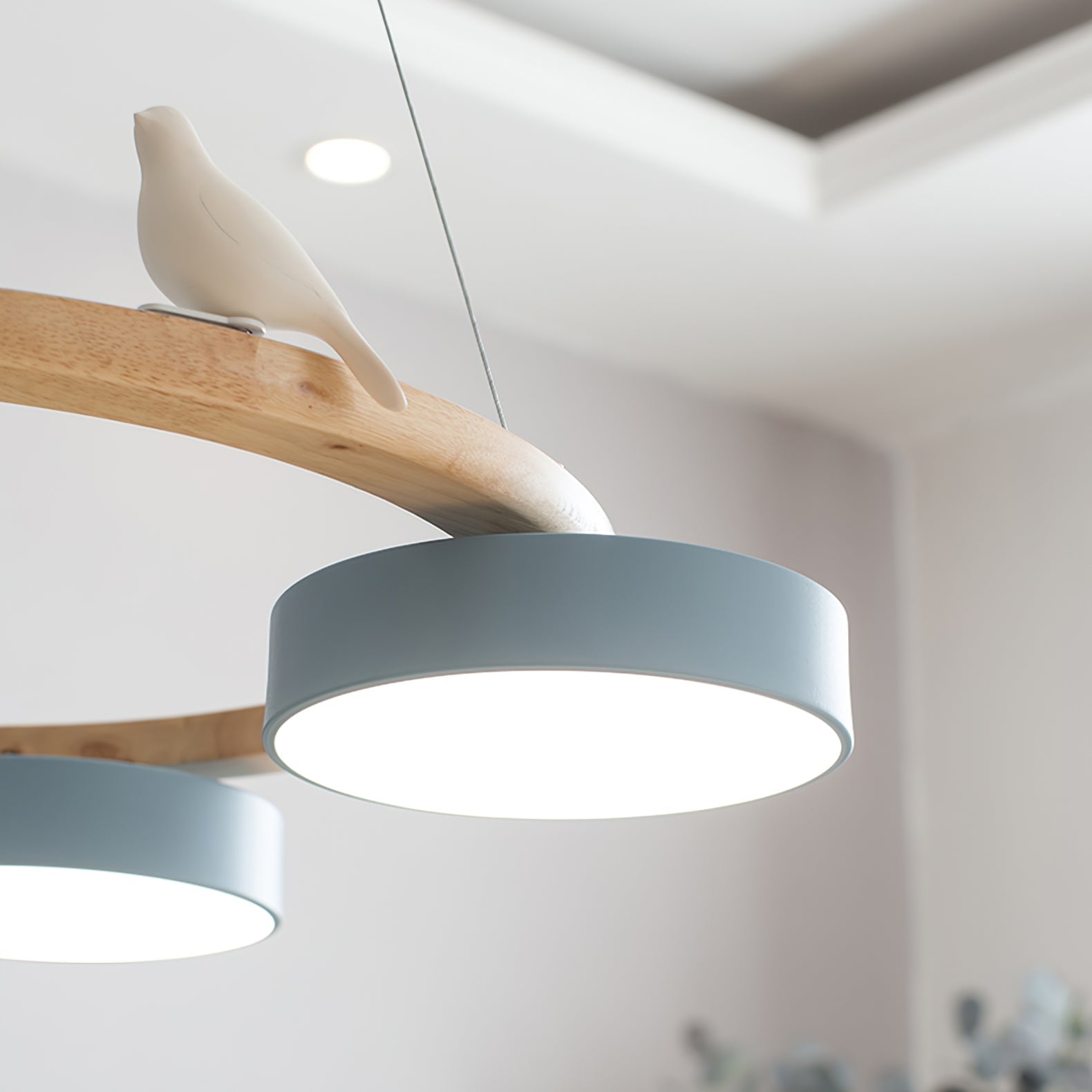 Breeza Chandelier | Nature-Inspired LED with Adjustable Height