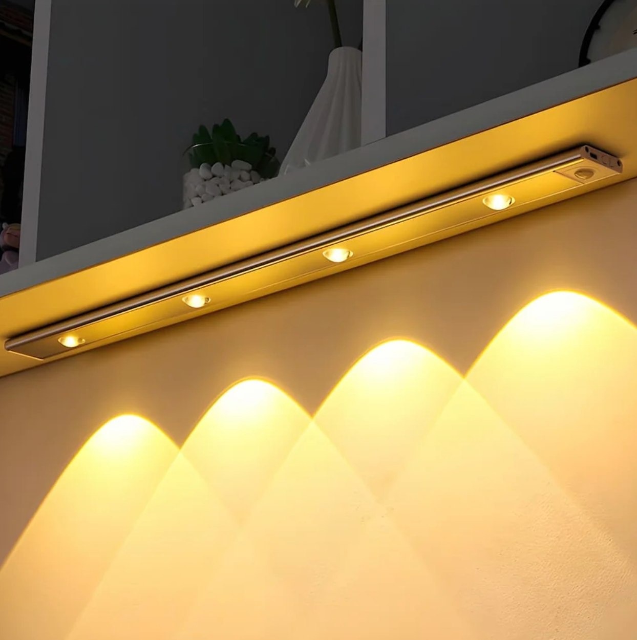 SmartWall: Rechargeable LED Wall Light with Motion Sensor & Touch Dimmer – for Indoor Use & Staircases