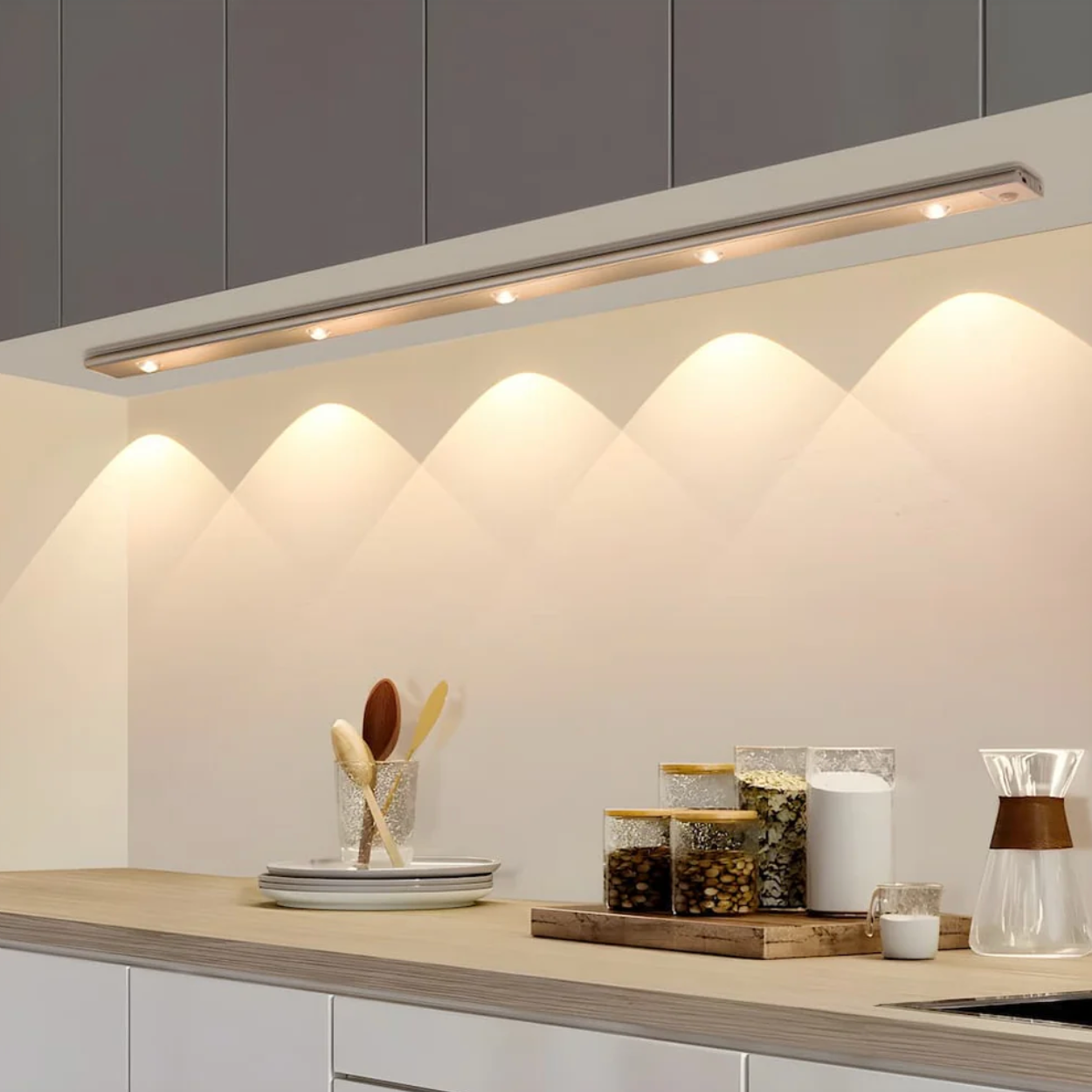 SmartWall: Rechargeable LED Wall Light with Motion Sensor & Touch Dimmer – for Indoor Use & Staircases