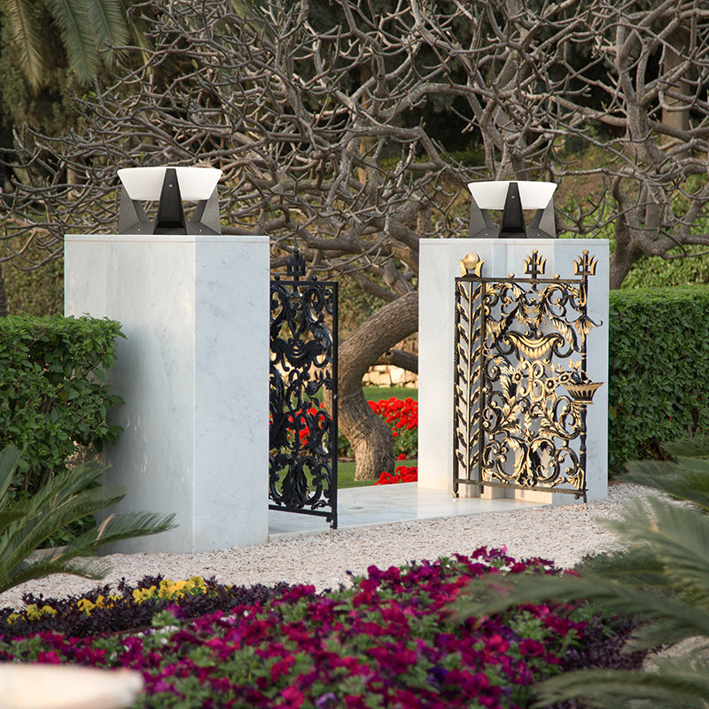 SolarGlanz: Elegant Solar-Powered Outdoor Light – Stylish Illumination for Garden & Terrace
