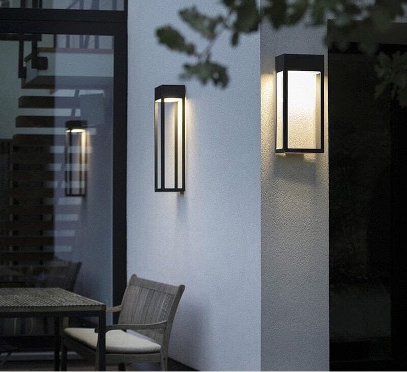 SolaraLux: Modern Outdoor Wall Light with Solar Panel – Stylish LED Lighting for Garden & Terrace