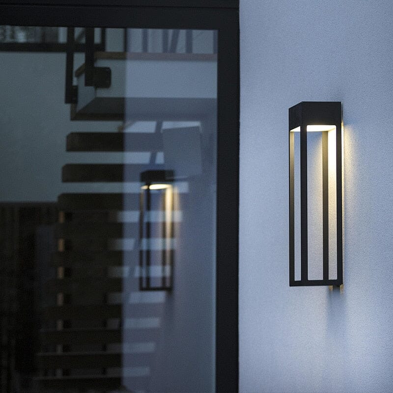 SolaraLux: Modern Outdoor Wall Light with Solar Panel – Stylish LED Lighting for Garden & Terrace