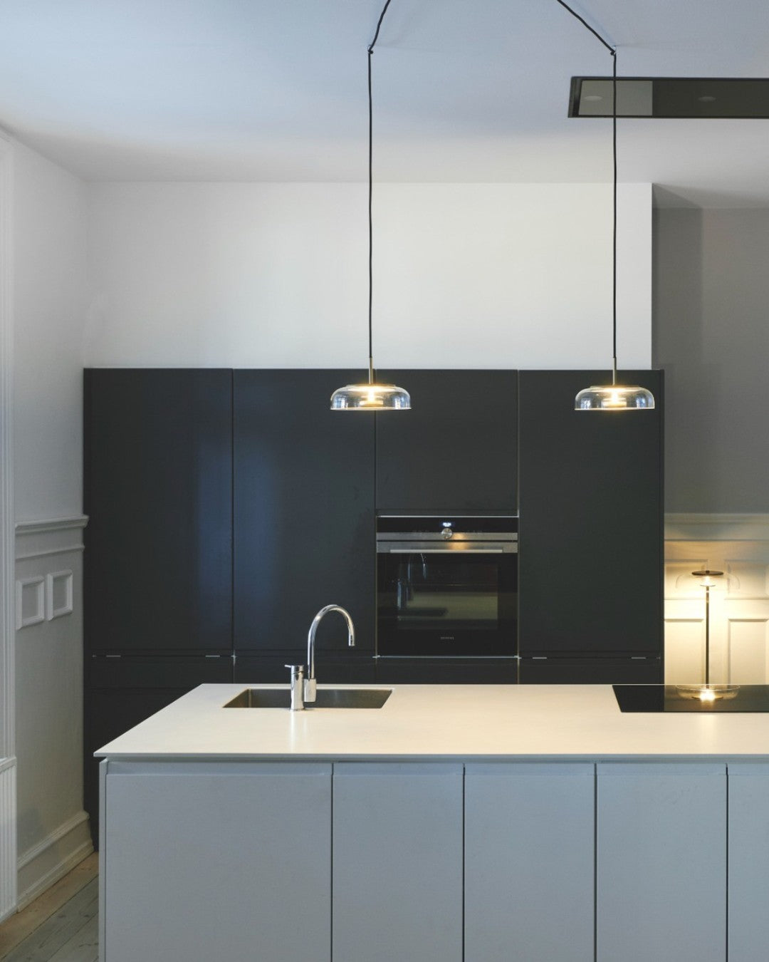 Solara: Pendant Light made of Brass & Glass with Integrated LED – for Dining Room & Living Room