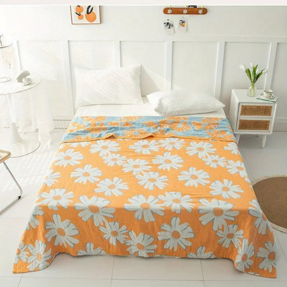 Summer Meadow: Cozy Cotton Blanket with Daisy Print & 4-Layer Gauze – for Sofa & Bed