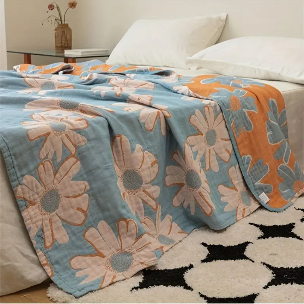 Summer Meadow: Cozy Cotton Blanket with Daisy Print & 4-Layer Gauze – for Sofa & Bed