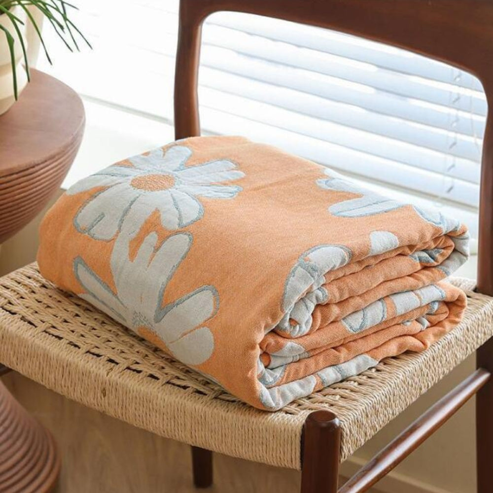 Summer Meadow: Cozy Cotton Blanket with Daisy Print & 4-Layer Gauze – for Sofa & Bed