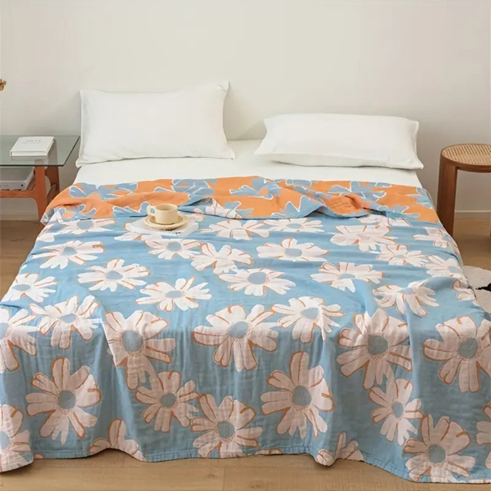 Summer Meadow: Cozy Cotton Blanket with Daisy Print & 4-Layer Gauze – for Sofa & Bed