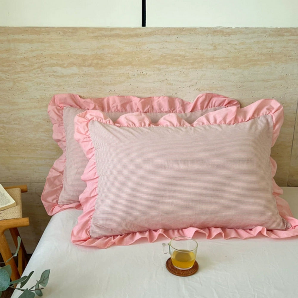SpitzeLuxe: Pillowcase with Ruffles & Lace in Classic Stripe Look – Elegant & Durable (Set of 2)