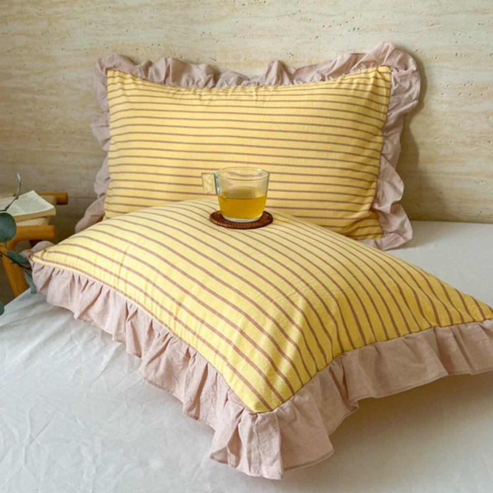 SpitzeLuxe: Pillowcase with Ruffles & Lace in Classic Stripe Look – Elegant & Durable (Set of 2)