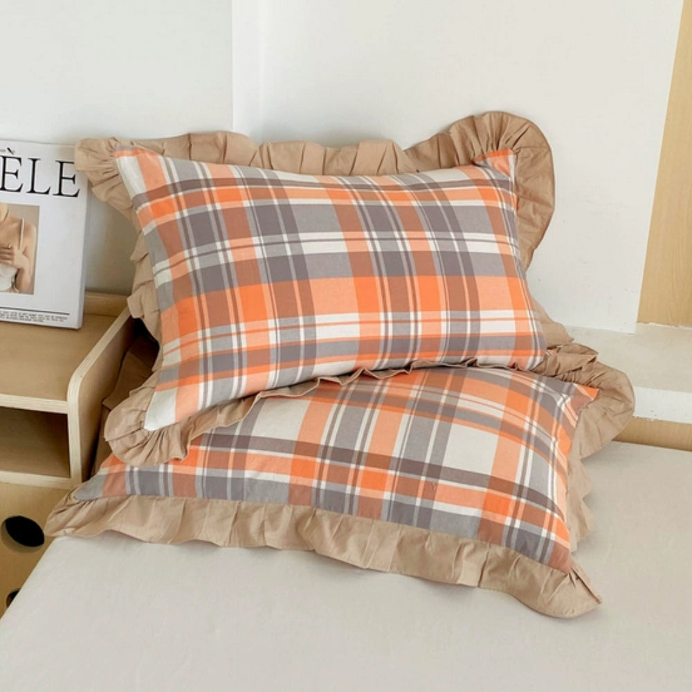 SpitzeLuxe: Pillowcase with Ruffles & Lace in Classic Stripe Look – Elegant & Durable (Set of 2)