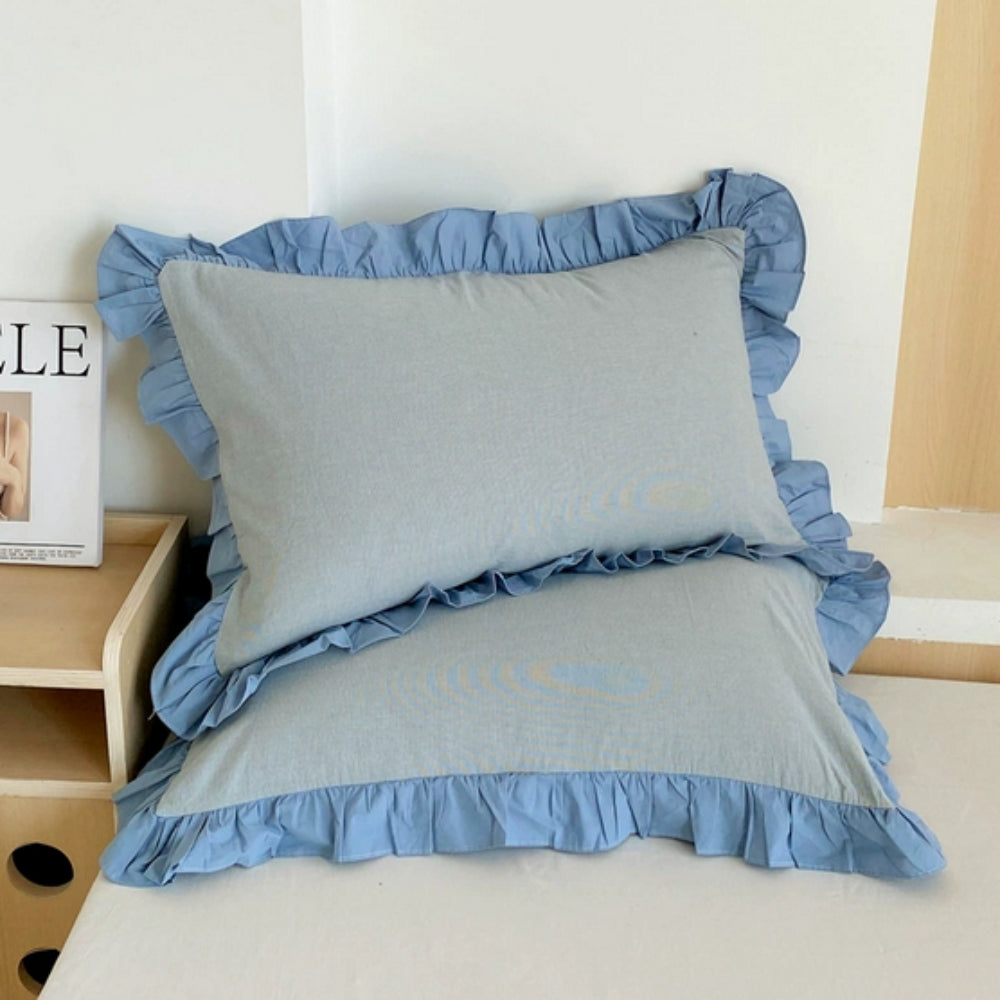 SpitzeLuxe: Pillowcase with Ruffles & Lace in Classic Stripe Look – Elegant & Durable (Set of 2)