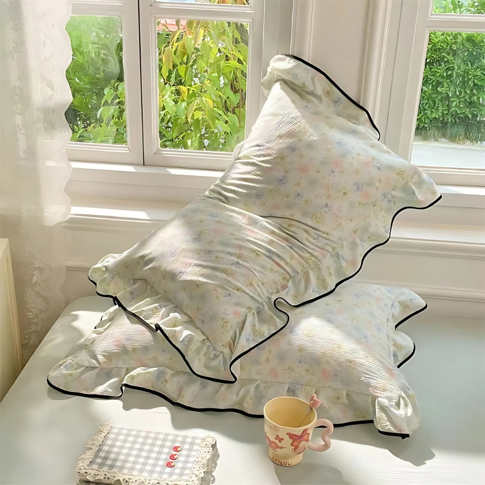 LaceDream: Pillowcase with Ruffles & Lace – Romantic & Decorative for Bedroom (Set of 2)