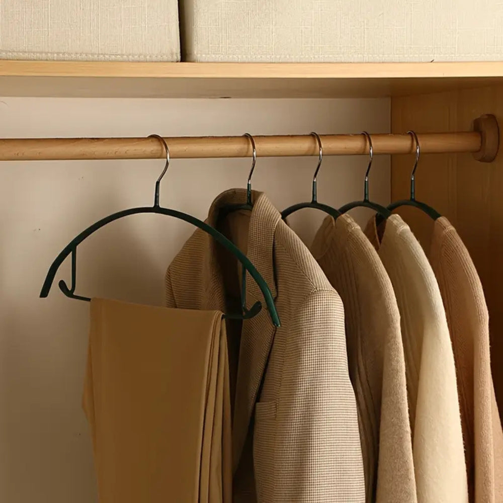 StilKurve: Hangers with Ergonomic Design – Durable, Non-Slip & Versatile for Jackets, Blouses & Dresses (Pack of 10)