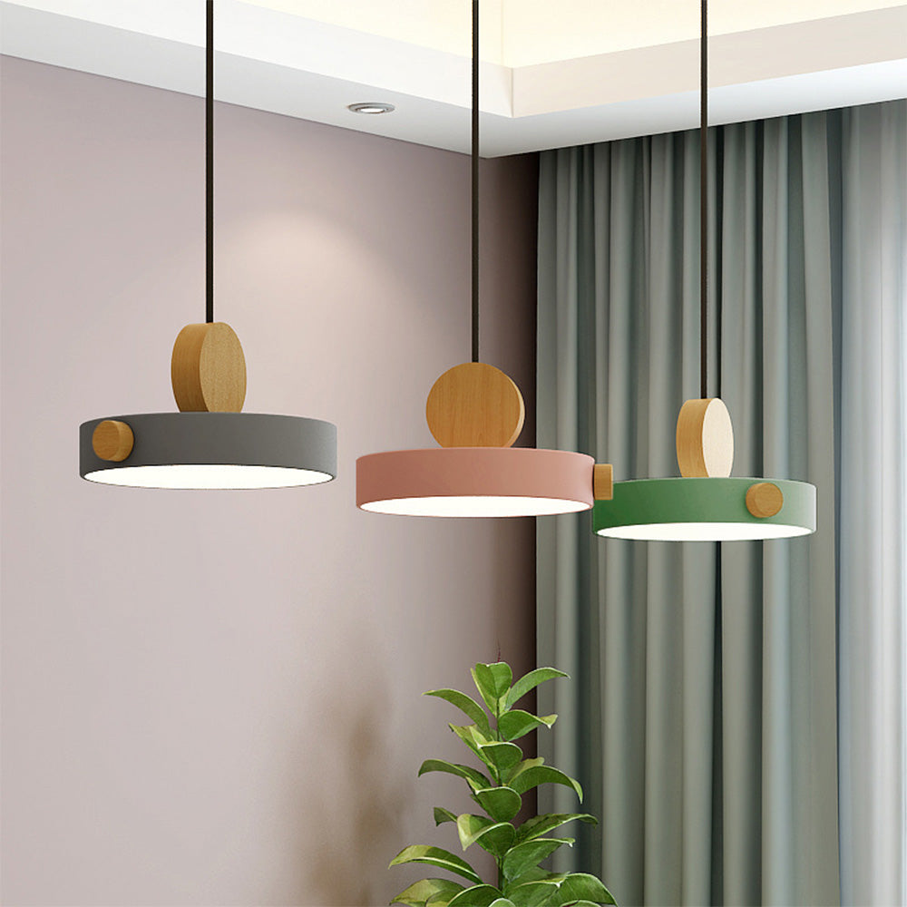 StrahlBunt: Modern Wooden Pendant Light LED Colorful – Stylish & Functional for Living Room & Dining Area