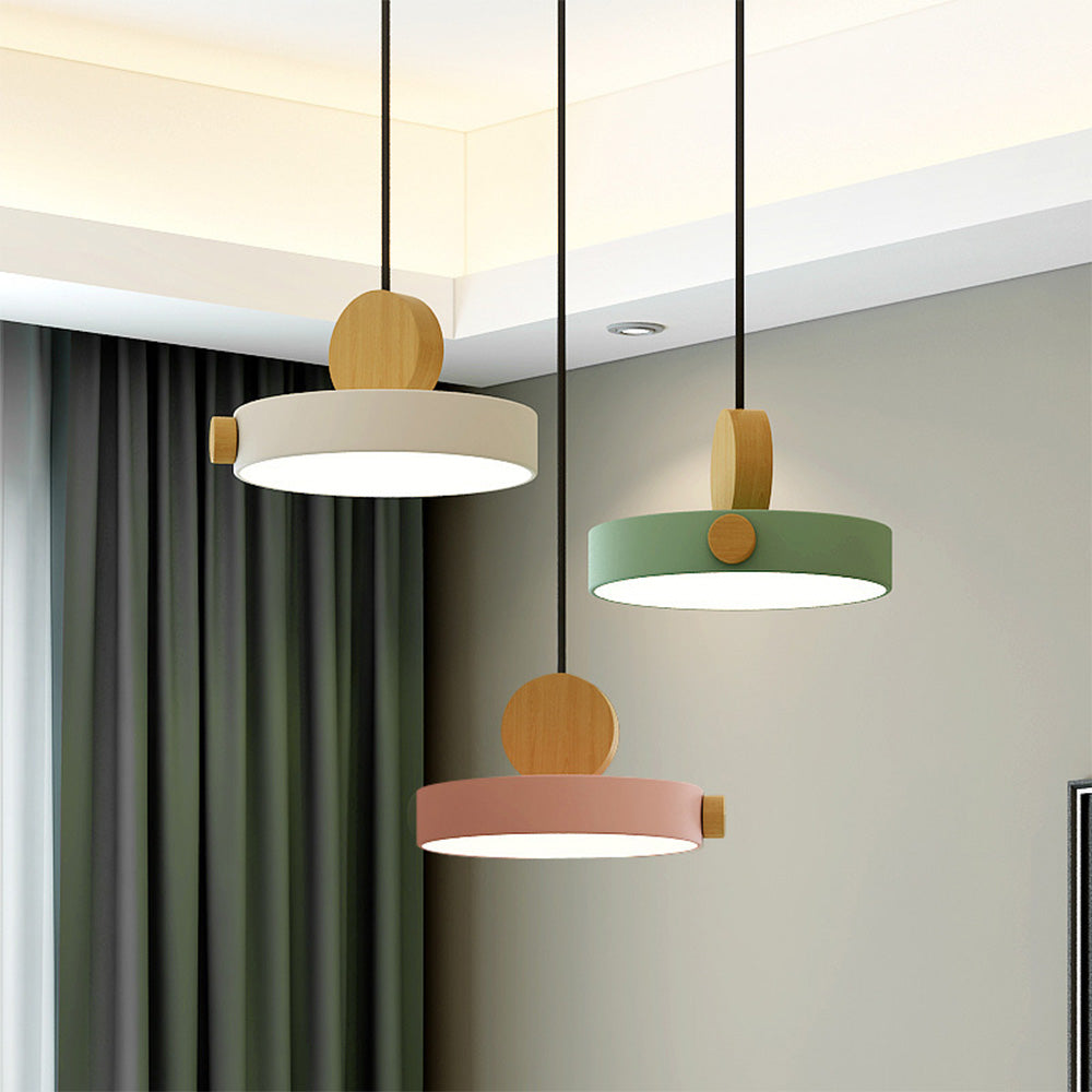 StrahlBunt: Modern Wooden Pendant Light LED Colorful – Stylish & Functional for Living Room & Dining Area
