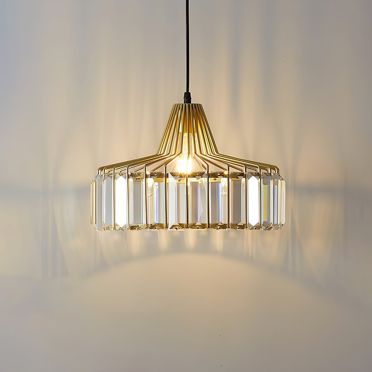 StrahlÉbène: Modern Crystal Pendant Light Black – Decorative & Energy Efficient for Living Room & Dining Room