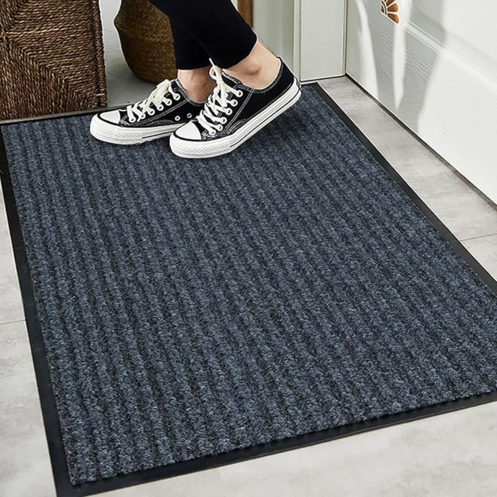 StripesStrong: durable doormat – non-slip, washable & classic striped design for entryways & kitchens