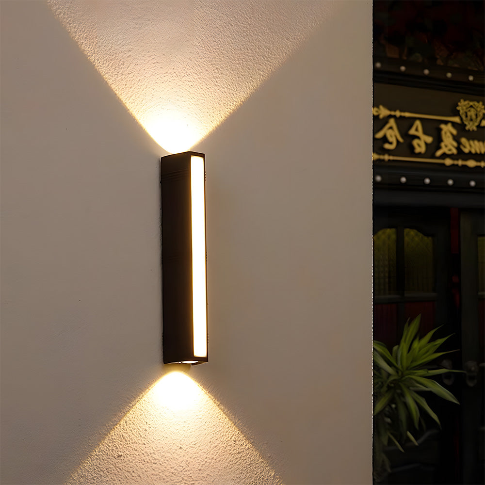 Aequr Outdoor Wall Lamp | Modern Aluminium, IP54 Weatherproof