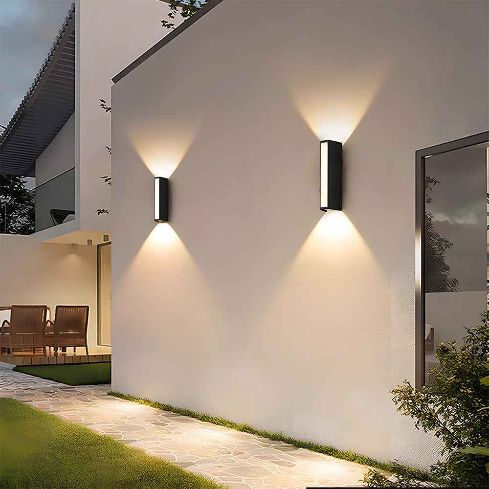 Aequr Outdoor Wall Lamp | Modern Aluminium, IP54 Weatherproof