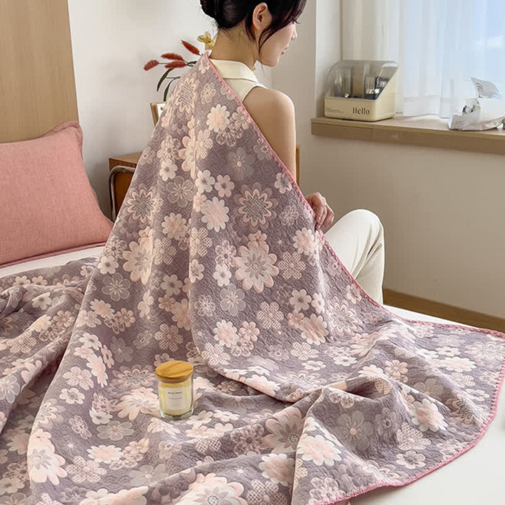 Dreamy Daydreams: Cotton blankets made from cotton gauze with a rustic floral print & soft texture – for sofa & lounge