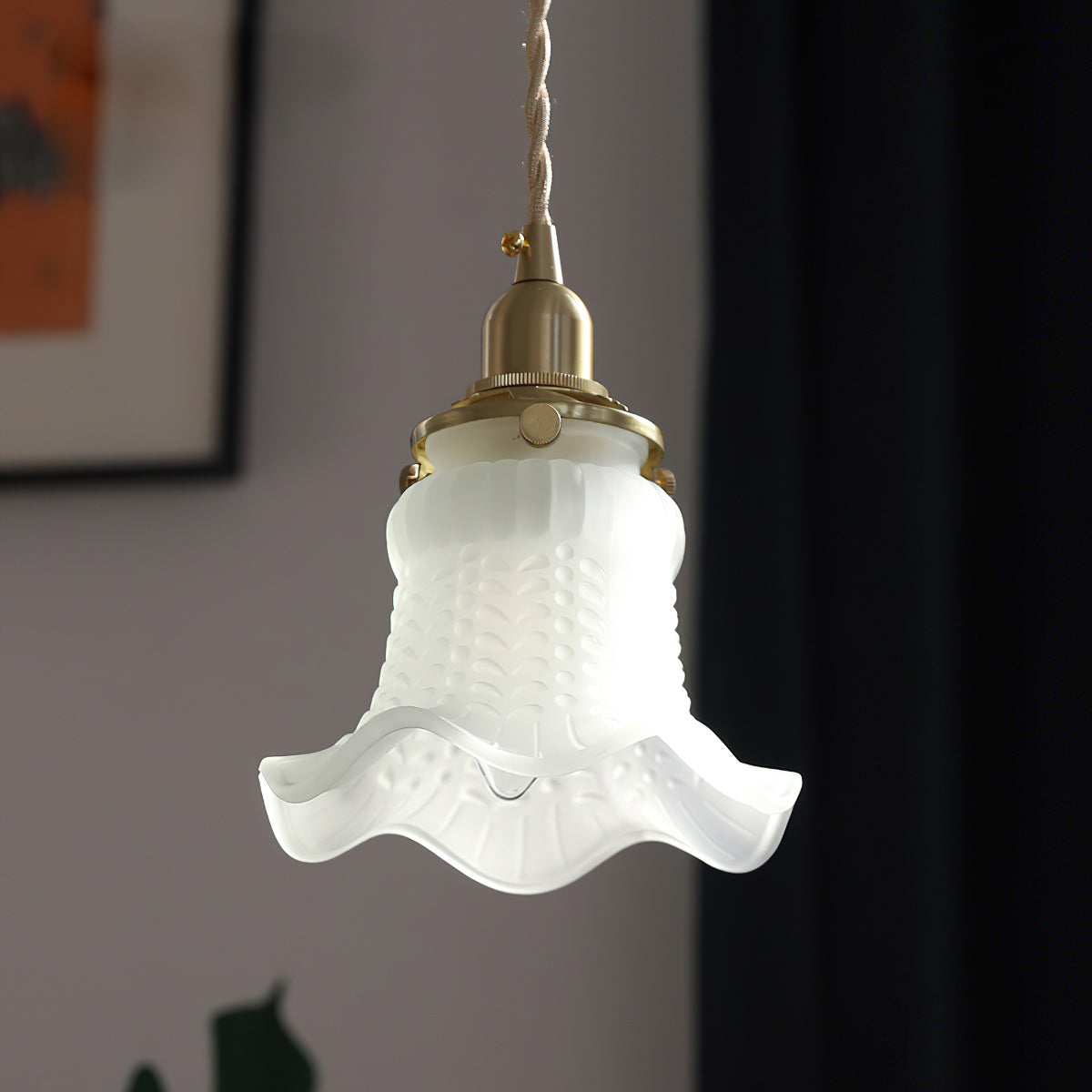 Flower-Shaped Glass Pendant Light with Brass Frame